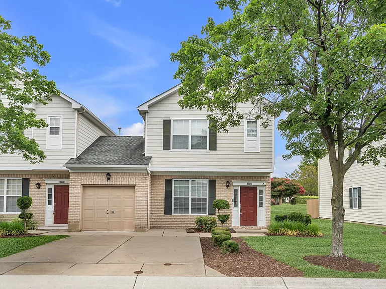 1116 Westbriar Dr — Photo 3