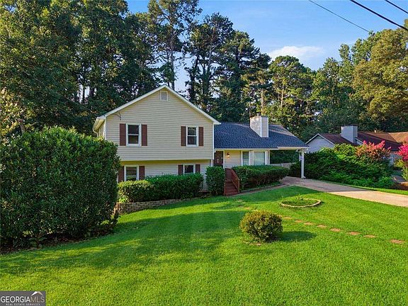 2nd image of 1380 Ashbrook Dr NW