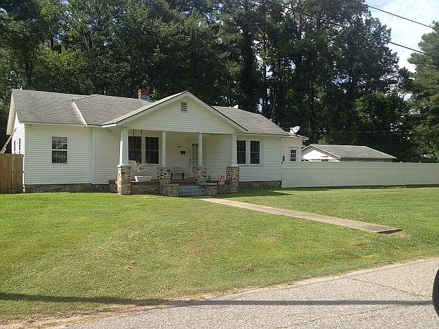 1st image of 216 Crescent Dr