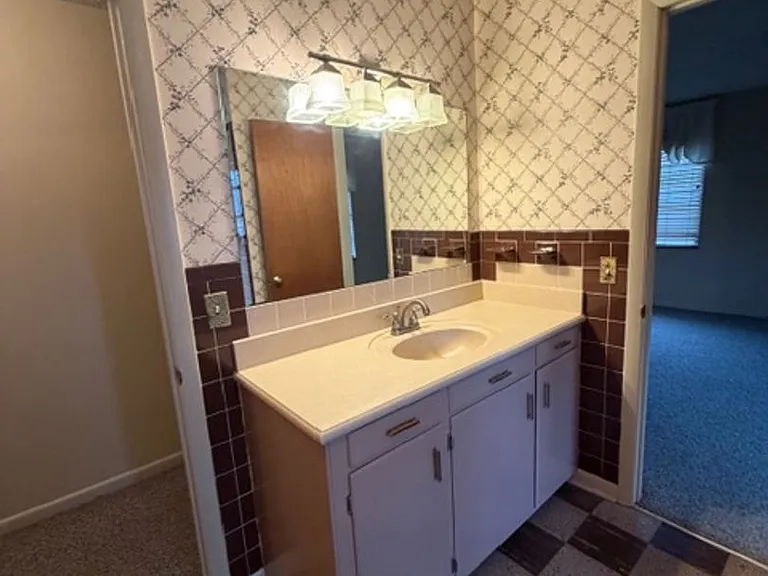 1701 Westside Dr — Photo 16