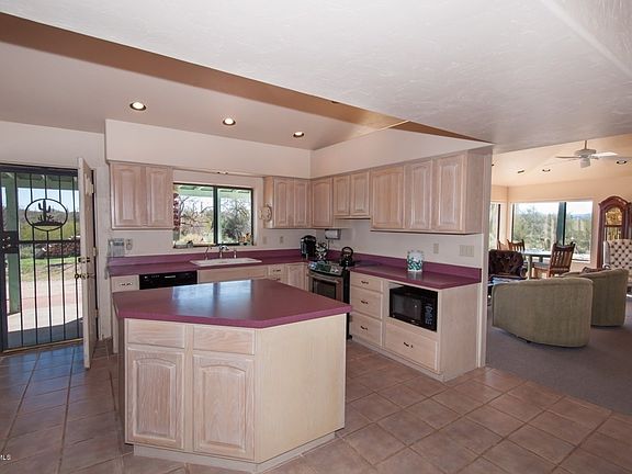 3rd image of 44795 E Avenida Dios Gatos
