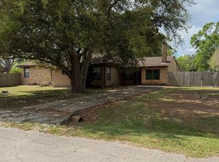 3706 College St, Damon, TX 77430