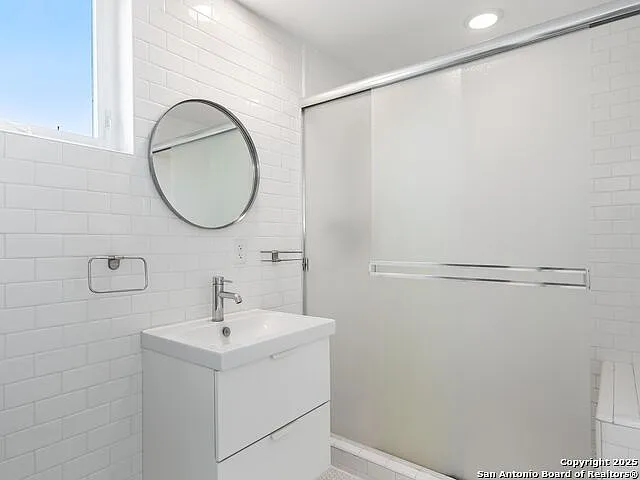 143 Catalpa Ave — Photo 12