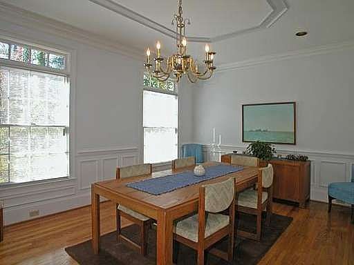 5th image of 90 Sherwood Ln SE