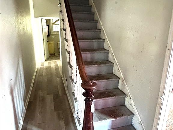 5th image of 946 Union St