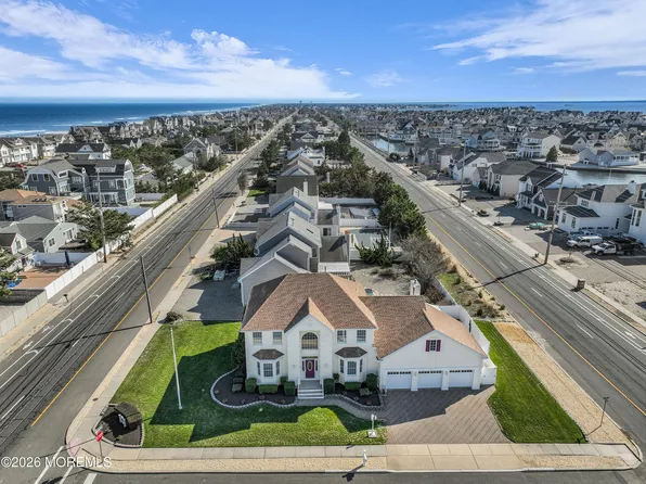 154 Bay Avenue, Mantoloking, NJ 08738