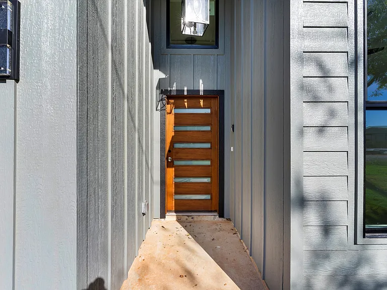 5105 Waterbury Ct — Photo 4