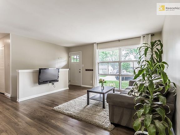 Inside Entrance To Lower Level