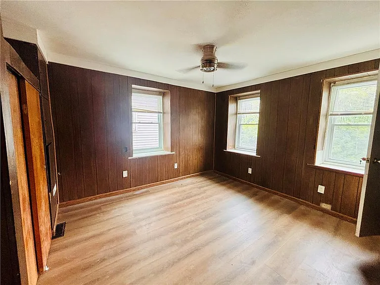 840 Constitution Dr — Photo 9