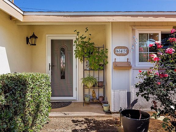 5th image of 643 E Casad St