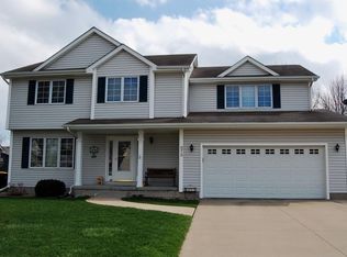 875 Spruce St, Waukee, IA 50263