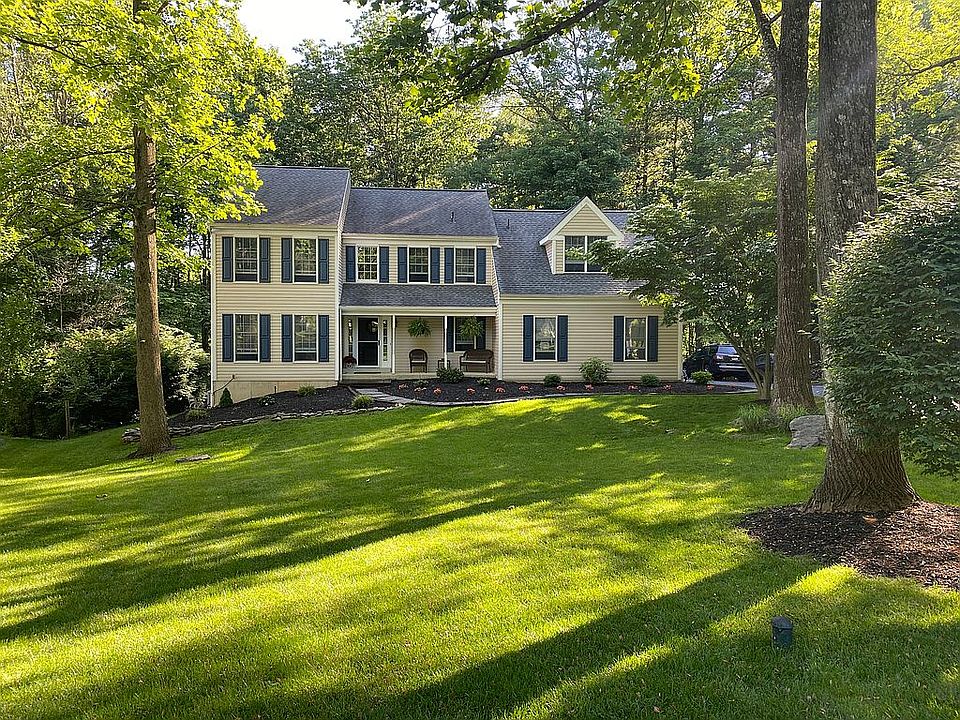 1st image of 104 Brierley Ct