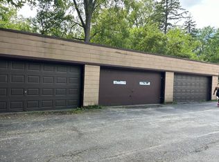 405 N East Ave. (16 Unit), Waukesha, WI 53186