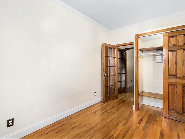 235 W 137th St #2R — Photo 4