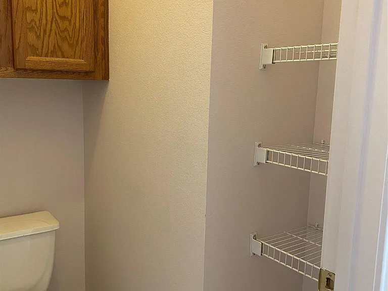 1850 Logan Dr — Photo 8