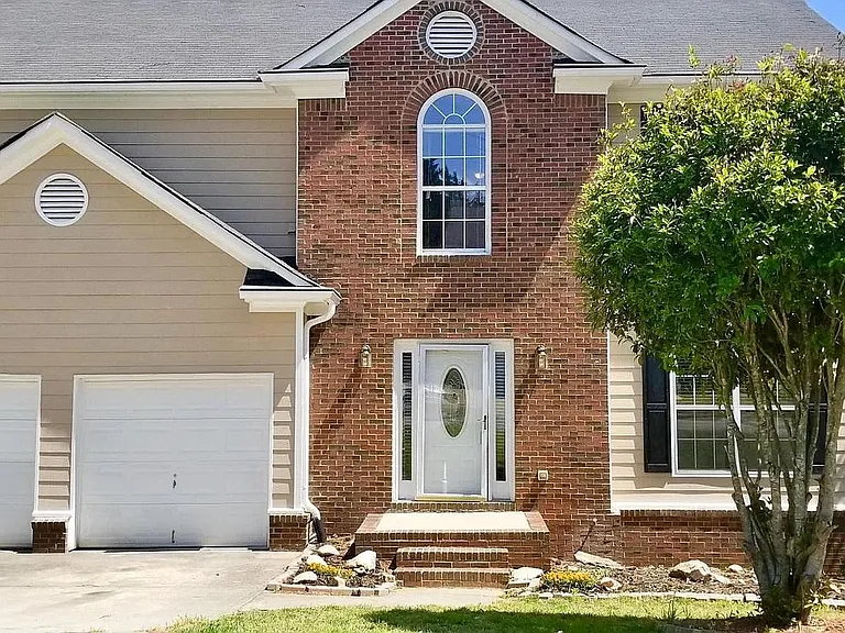 3911 McGuire Way NW — Photo 2