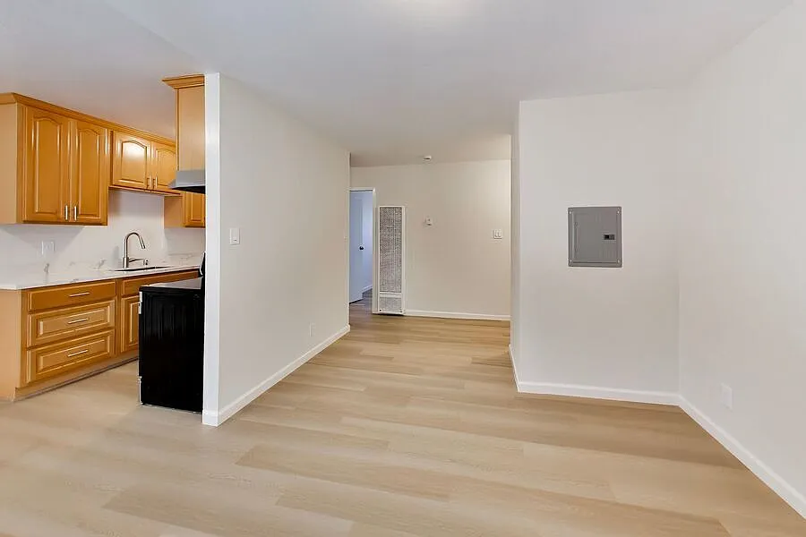Private Patio 1BR in San Lorenzo | Renovated Kitchen | Assigned Parking | Pet Friendly — Photo 2