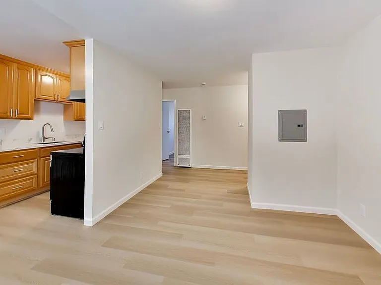 16878 Meekland Ave #4 — Photo 2