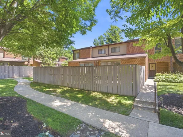 19 Saddle Ct #B, Baltimore, MD 21208