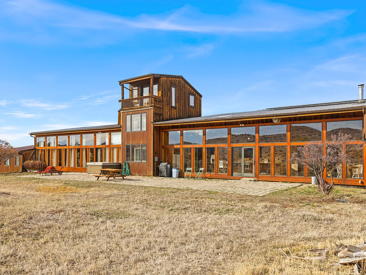 7 bed, 3500 sqft, $1,000 — Photo 1