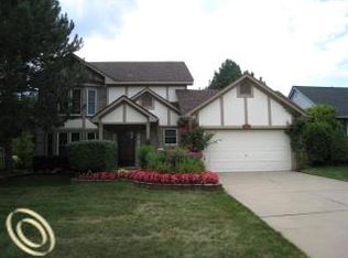 3040 Primrose Dr, Rochester Hills, MI 48307