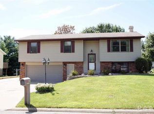 120 Greenbriar Ct, East Peoria, IL 61611