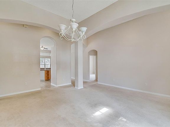 5th image of 13993 Magnolia Glen Cir