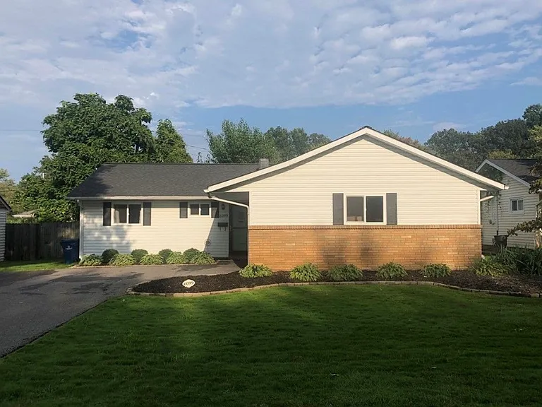 6099 Tall Oaks Dr — Photo 1
