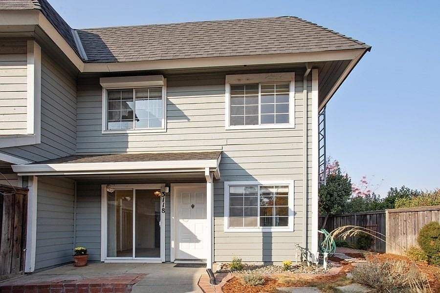 1st image of 3118 Woods Cir