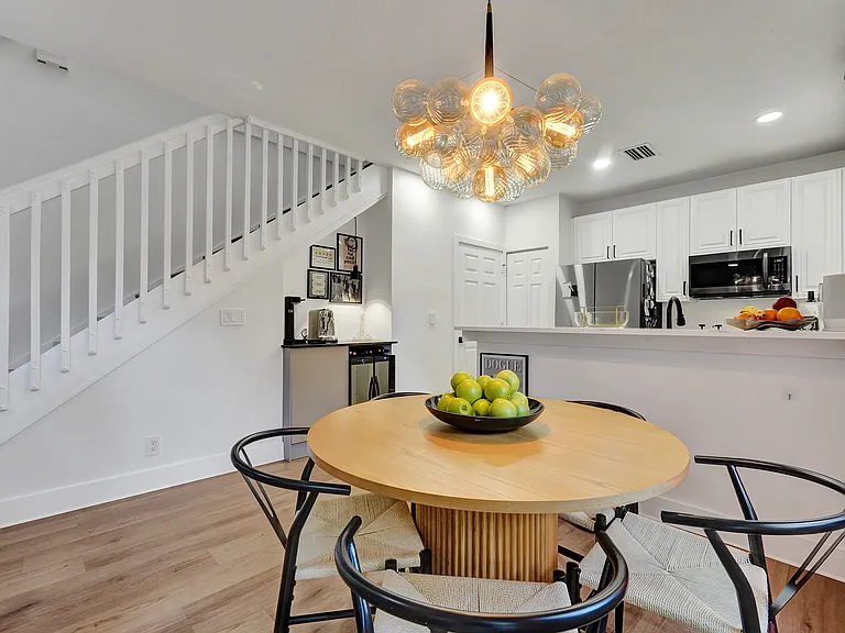 424 NE 1st Ave — Photo 5