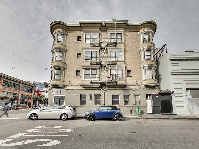 1st image of 135 8th St APT 1
