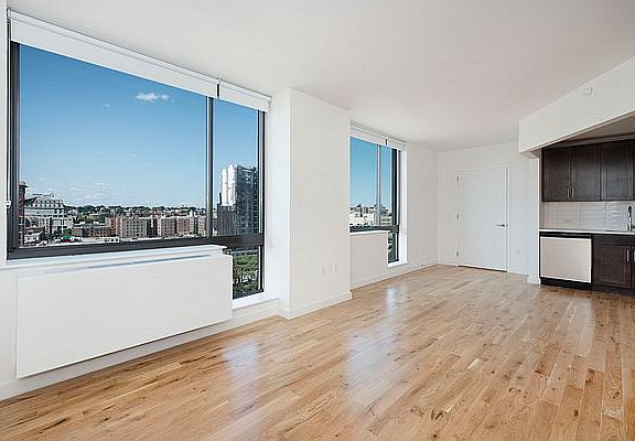 3rd image of 14736 94th Ave APT 23L
