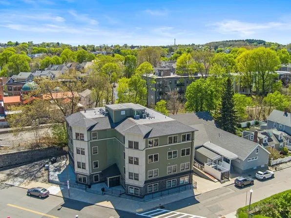 18 Robert St #11, Roslindale, MA 02131