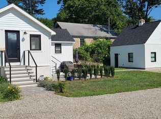 16 Smith St, Mystic, CT 06355