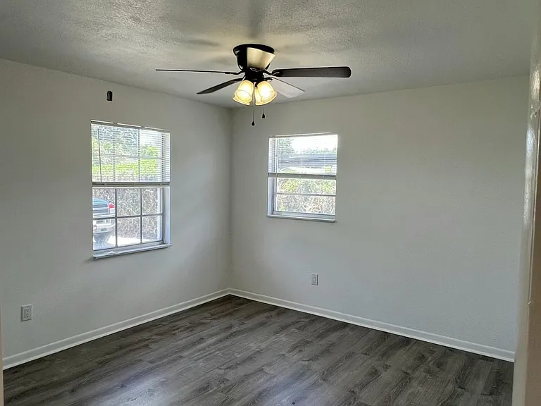 2444 Mercury Dr — Photo 12