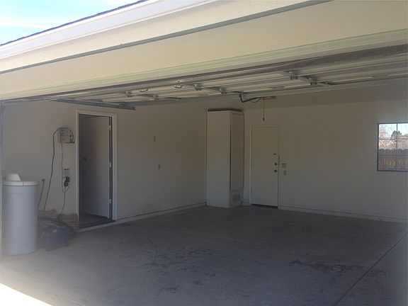 3-car garage