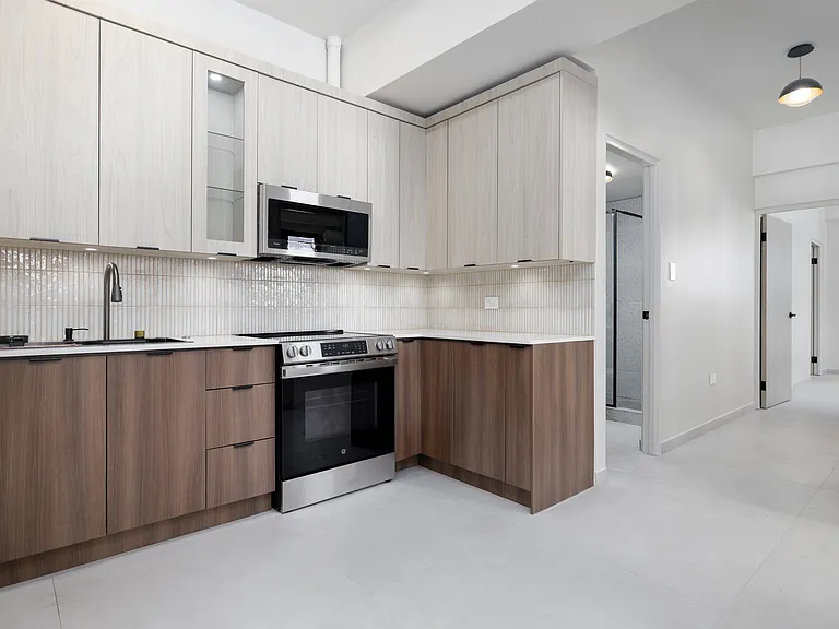3B Calle 306 #306 — Photo 9