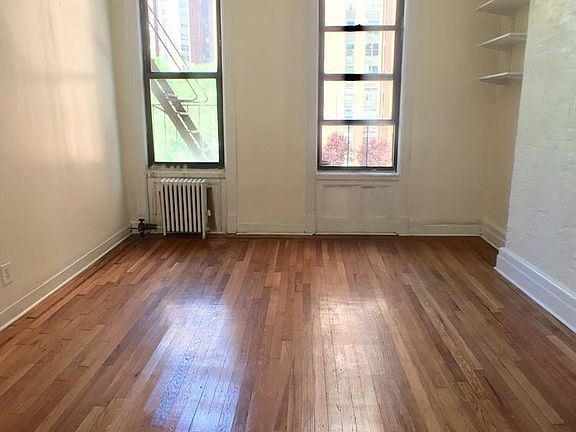 3rd image of 301 E 91st St APT 4N