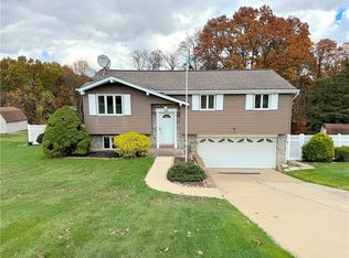 215 Nimitz Dr, McKeesport, PA 15132