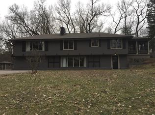 7625 Cascade Rd SE, Grand Rapids, MI 49546