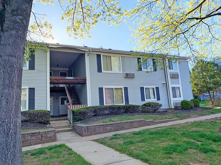 27 Steeplechase Ct — Photo 8