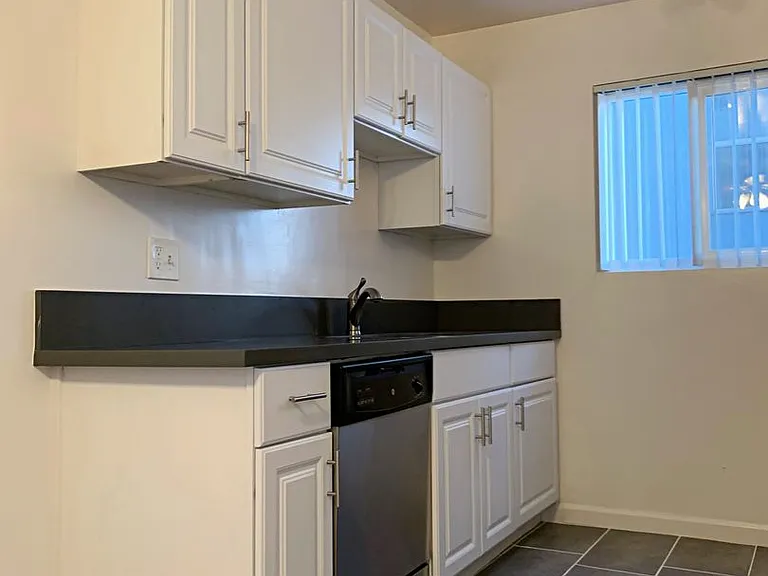 1808 N Harvard Blvd — Photo 27