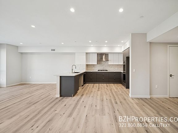 5th image of 1051 S Corning St #103