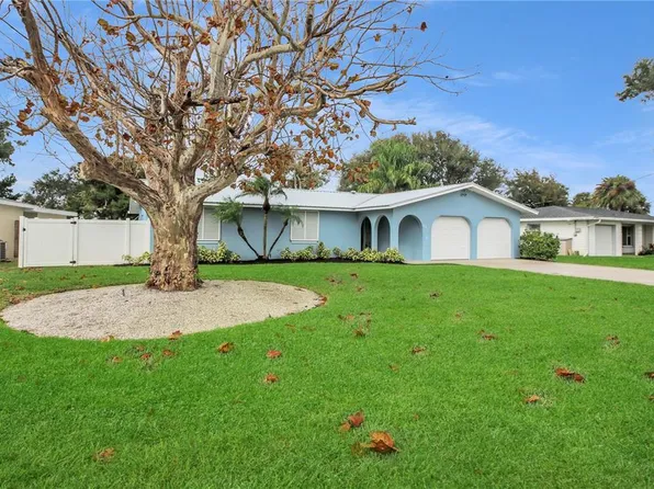 445 Desoto Dr, New Smyrna Beach, FL 32169