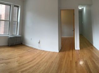 3070 32nd St APT 4, Astoria, NY 11102