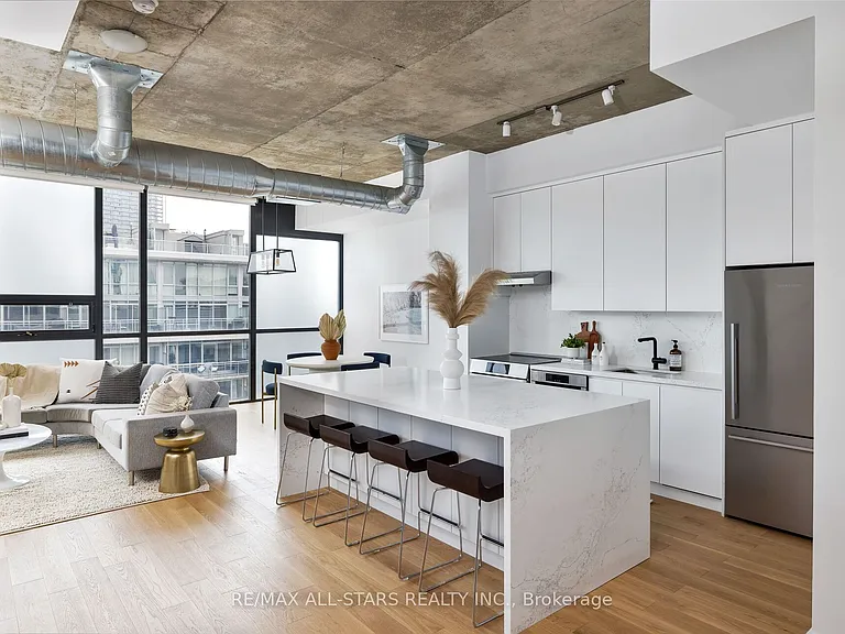 60 Bathurst St #Penthouse 1011 — Photo 8