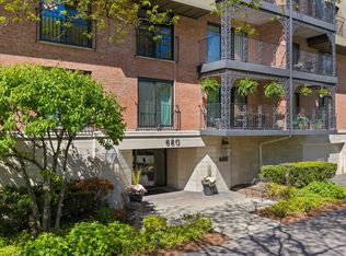 680 Green Bay Rd APT 306, Winnetka, IL 60093