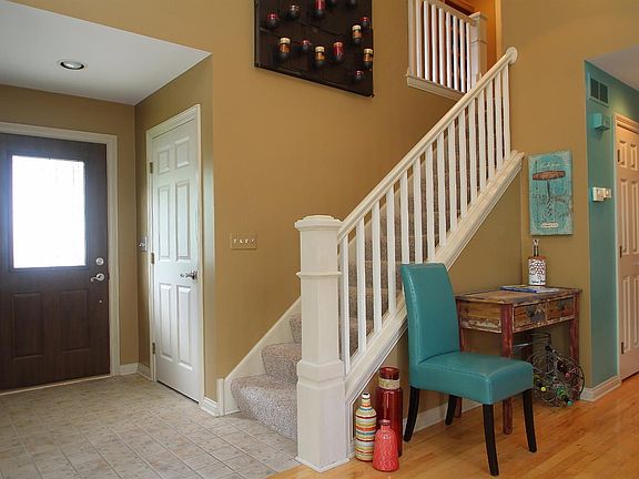 3rd image of 1710 Crimson Dr
