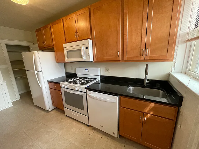755 Heman Ave — Photo 5