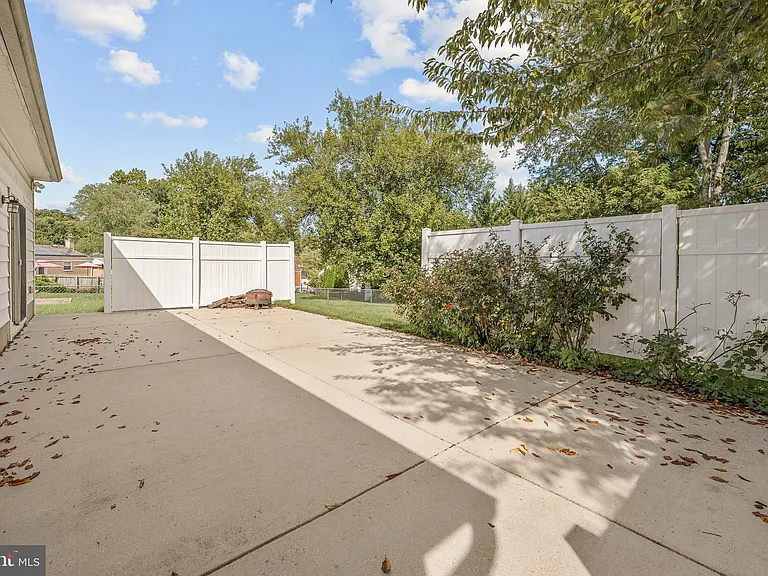 11809 Timber Ln — Photo 27